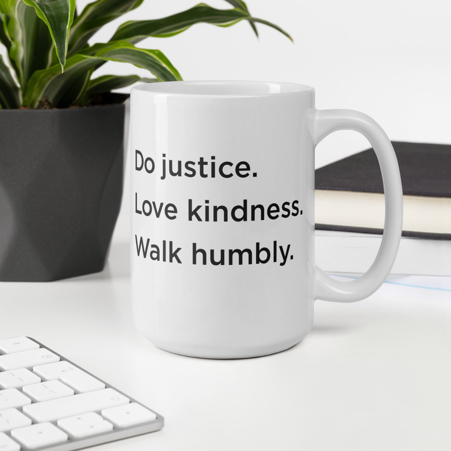 White Glossy Mug Typeface